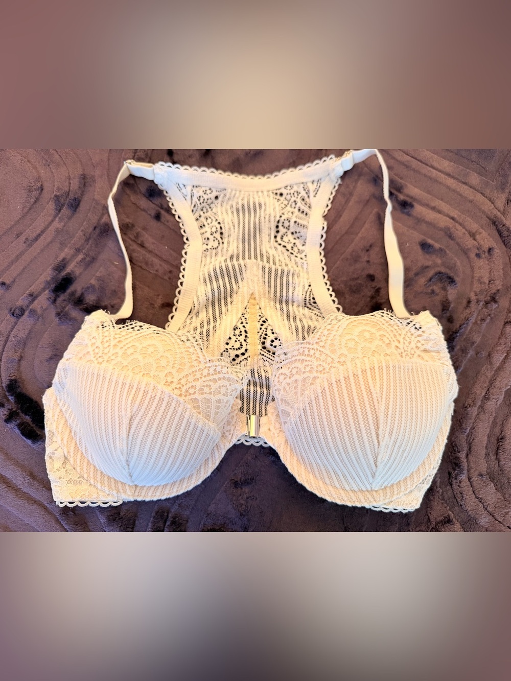 Victoria's Secret Lace Front-Close Racerback BraSize: 32C